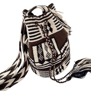 Authentic Wayuu Mochila Colombian Handwoven Boho Bucket Bag Tribal Crossbody